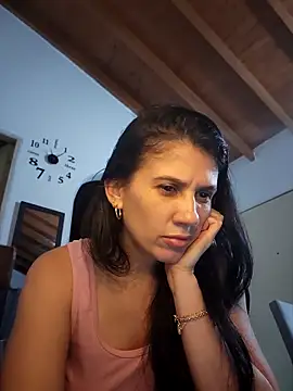 sashaaqueen online show from April 24, 2026, 4:04 am