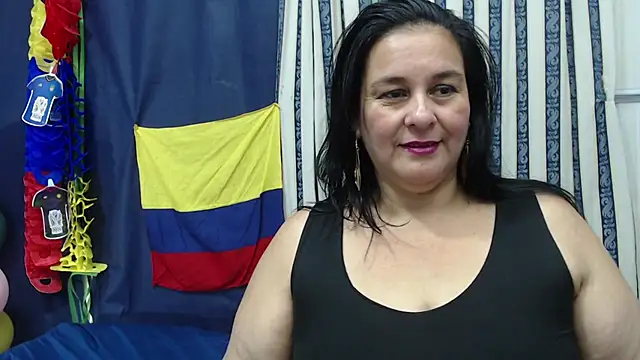 Sharlot curvy online show from June 21, 2026, 11:40 pm