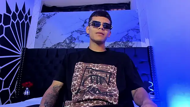 Snapshot of DylanRoyce_ chatting on March 12, 2026, 12:22 pm DylanRoyce online show from March 12, 2026, 12:22 pm