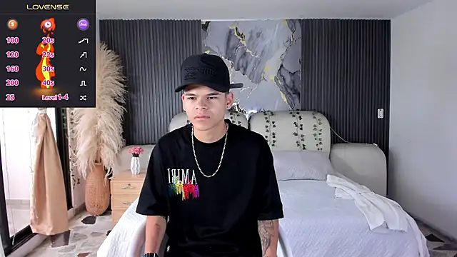 Snapshot of DylanRoyce_ chatting on March 17, 2026, 12:30 pm DylanRoyce online show from March 17, 2026, 12:30 pm