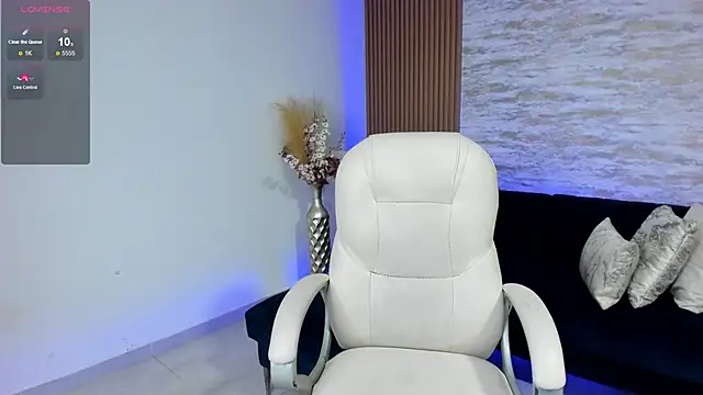 Snapshot of ANGIE-SMITH chatting on June 15, 2026, 11:12 am ANGIE-SMITH online show from June 15, 2026, 11:12 am