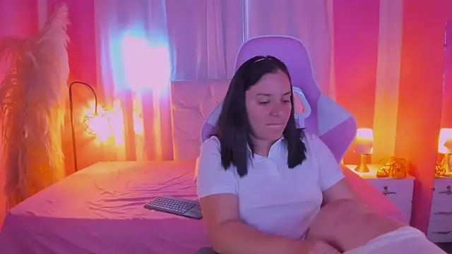 Dollhell online show from April 29, 2026, 11:47 am