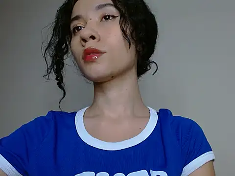 helena hadler online show from March 17, 2026, 7:28 pm