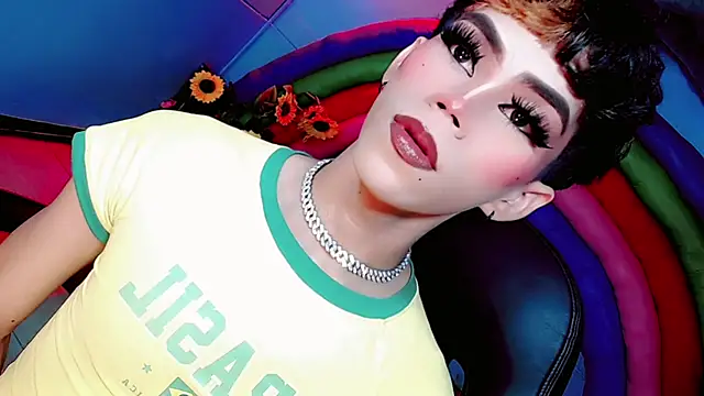 Gema Jones  online show from July 15, 2026, 7:41 pm