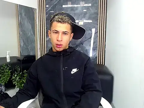 Snapshot of Hollmanhot chatting on April 15, 2026, 2:07 am Hollmanhot online show from April 15, 2026, 2:07 am