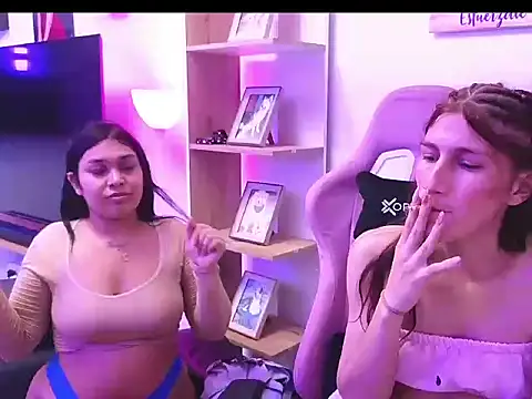 Snapshot of The_Wicked_Queens02 chatting on March 4, 2026, 6:30 am The Wicked Queens02 online show from March 4, 2026, 6:30 am