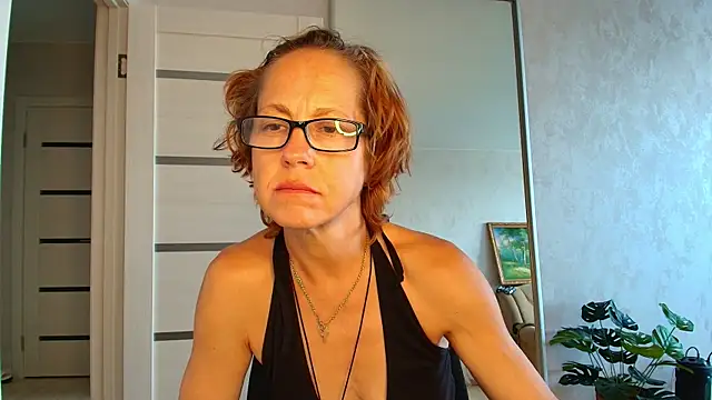 Snapshot of LioraWeiss chatting on July 8, 2026, 7:02 am LioraWeiss online show from July 8, 2026, 7:02 am