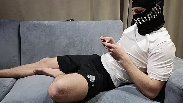 chantatummm online show from March 26, 2026, 8:36 pm