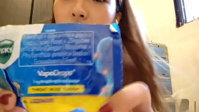 EllieCoconut001 online show from June 18, 2026, 10:19 am