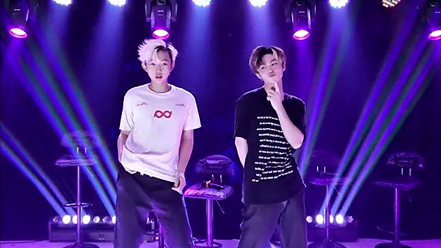 AOA-boy online show from April 15, 2026, 1:23 am