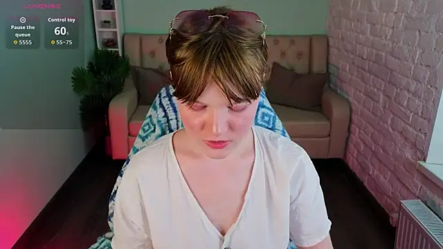  DreamLuna1  online show from April 21, 2026, 1:50 pm