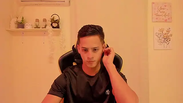 sexy andres01 online show from March 15, 2026, 12:16 am