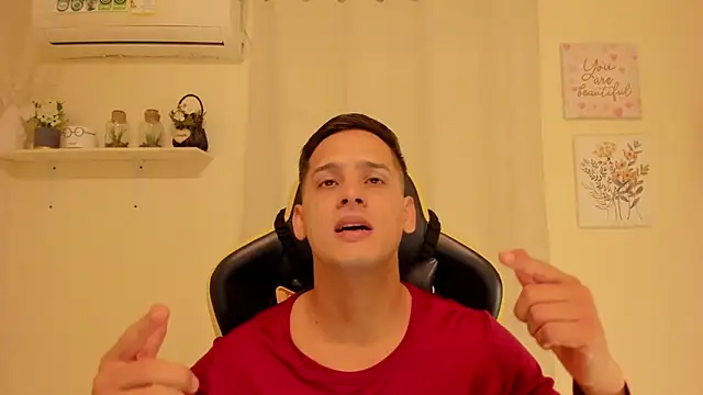 sexy andres01 online show from May 13, 2026, 12:35 pm