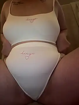 Alexabluex online show from February 26, 2026, 8:08 pm