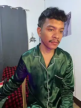 Snapshot of asian_darlingcummersxXx chatting on May 21, 2026, 8:43 am asian darlingcummersxXx online show from May 21, 2026, 8:43 am