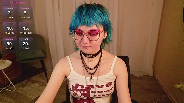Snapshot of powderofgun chatting on June 6, 2026, 8:13 pm powderofgun online show from June 6, 2026, 8:13 pm