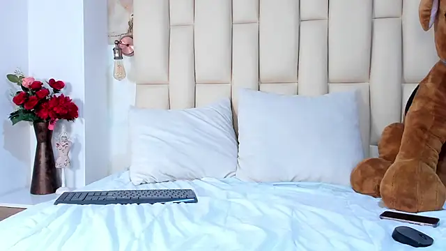 shelseanova online show from March 2, 2026, 1:08 am