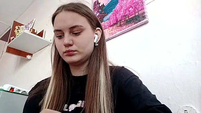 VeloraStar online show from March 4, 2026, 10:10 am