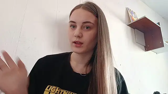 VeloraStar online show from March 16, 2026, 9:13 am