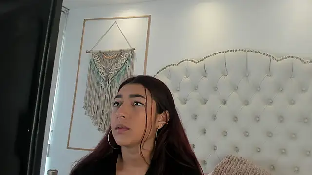 Sara funy online show from May 22, 2026, 11:27 am