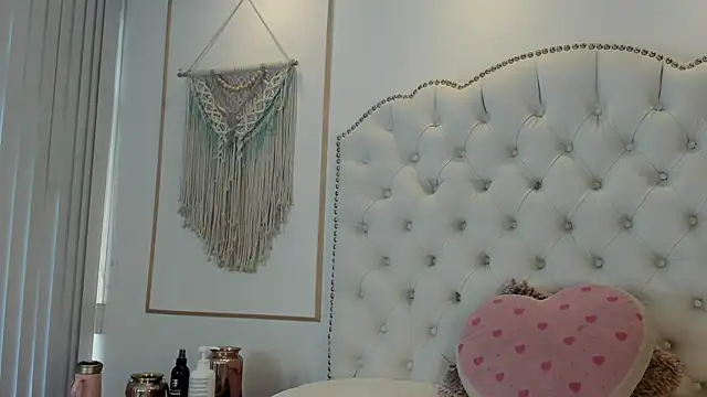 Snapshot of Sara_funy chatting on June 4, 2026, 11:38 am Sara funy online show from June 4, 2026, 11:38 am