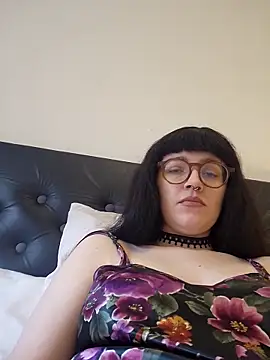 Mommynatrix online show from March 30, 2026, 4:08 pm