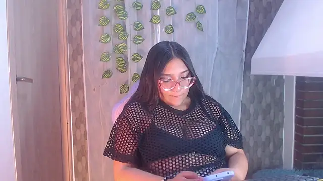anyela donecm online show from May 8, 2026, 7:41 pm