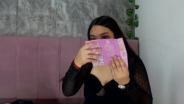 anyela donecm online show from May 15, 2026, 7:32 pm