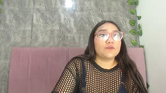 anyela donecm online show from May 19, 2026, 8:04 pm