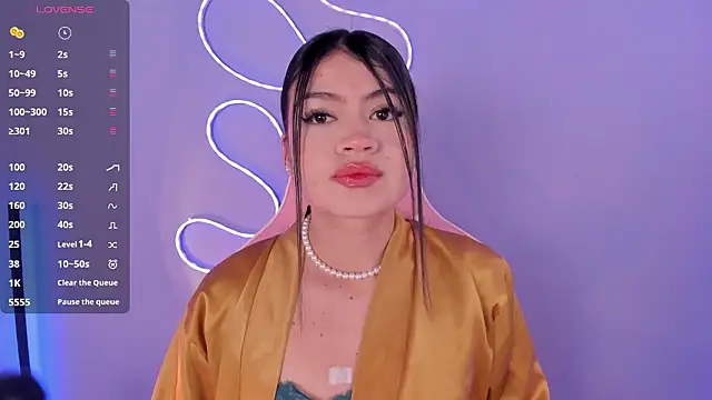 miacapone online show from March 25, 2026, 2:12 pm