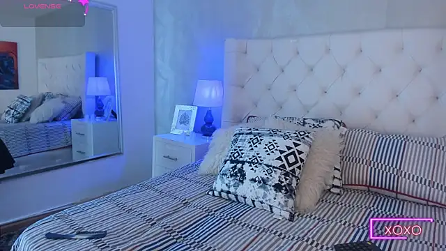 Ivi jones  online show from April 5, 2026, 8:17 pm