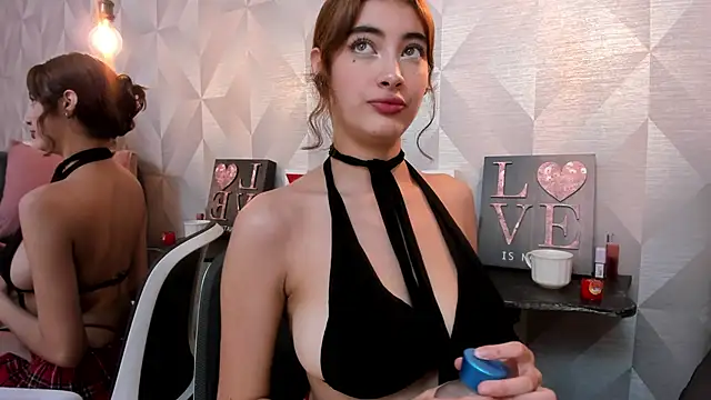 Snapshot of Scarlet_22_ chatting on March 11, 2026, 4:24 pm Scarlet 22 online show from March 11, 2026, 4:24 pm