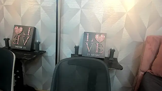 Snapshot of Scarlet_22_ chatting on March 20, 2026, 2:33 pm Scarlet 22 online show from March 20, 2026, 2:33 pm