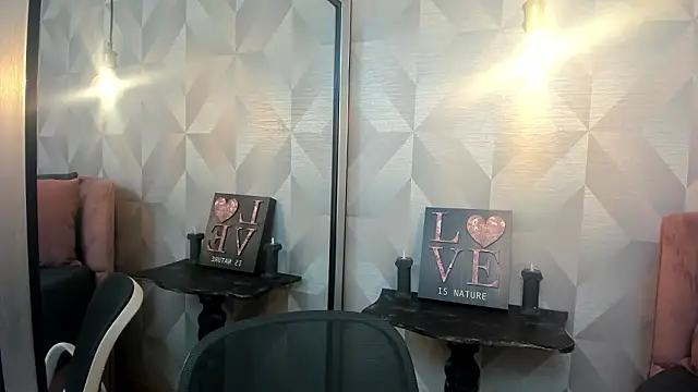 Snapshot of Scarlet_22_ chatting on March 21, 2026, 6:00 pm Scarlet 22 online show from March 21, 2026, 6:00 pm