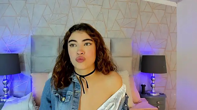 Snapshot of Scarlet_22_ chatting on March 28, 2026, 8:30 pm Scarlet 22 online show from March 28, 2026, 8:30 pm