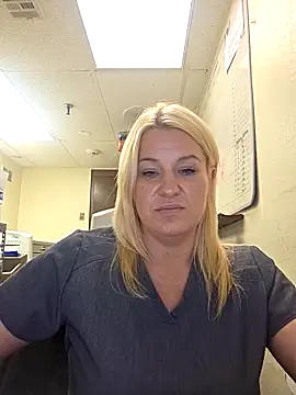 Snapshot of LadyB07 chatting on April 29, 2026, 6:36 pm LadyB07 online show from April 29, 2026, 6:36 pm