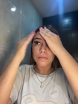 Snapshot of MiluRossee chatting on March 31, 2026, 4:46 am MiluRossee online show from March 31, 2026, 4:46 am