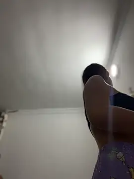 Snapshot of MiluRossee chatting on April 4, 2026, 8:12 am MiluRossee online show from April 4, 2026, 8:12 am