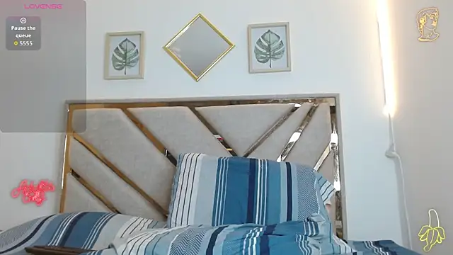 oliver   saint online show from April 12, 2026, 12:37 am