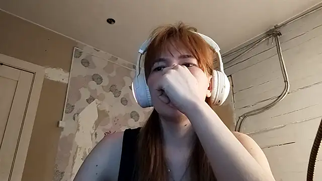 Snapshot of DinaFirebird chatting on March 3, 2026, 5:24 am DinaFirebird online show from March 3, 2026, 5:24 am