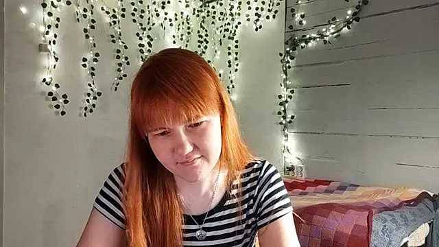 Snapshot of DinaFirebird chatting on April 6, 2026, 4:10 am DinaFirebird online show from April 6, 2026, 4:10 am