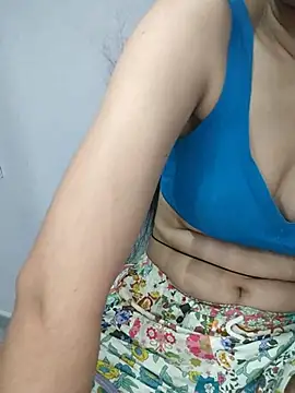 Snapshot of NeetuKumri chatting on April 19, 2026, 4:39 pm NeetuKumri online show from April 19, 2026, 4:39 pm
