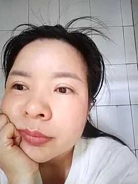Snapshot of Ivy_Trix2 chatting on April 24, 2026, 2:03 am Ivy Trix2 online show from April 24, 2026, 2:03 am