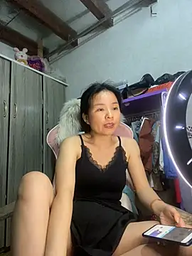 Snapshot of Ivy_Trix2 chatting on May 14, 2026, 3:52 pm Ivy Trix2 online show from May 14, 2026, 3:52 pm