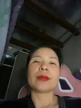Snapshot of Ivy_Trix2 chatting on May 25, 2026, 5:13 am Ivy Trix2 online show from May 25, 2026, 5:13 am