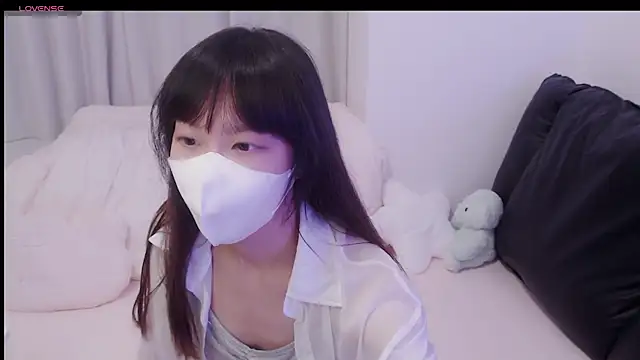 Snapshot of AiIris1 chatting on April 6, 2026, 12:17 pm AiIris1 online show from April 6, 2026, 12:17 pm