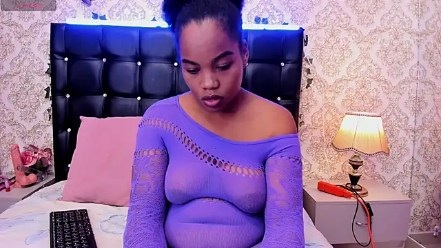 Sara Criss online show from April 21, 2026, 2:01 pm