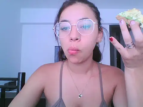 Nanuchis online show from February 27, 2026, 12:38 pm