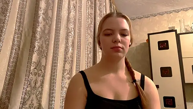 Snapshot of DaisyDelish chatting on February 27, 2026, 1:00 pm DaisyDelish online show from February 27, 2026, 1:00 pm