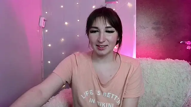 Birdie Kiss online show from May 27, 2026, 9:12 pm